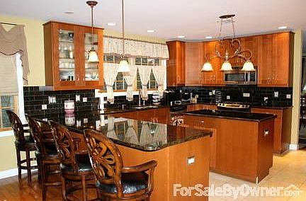 289 Ridge Road
						:
						Kitchen