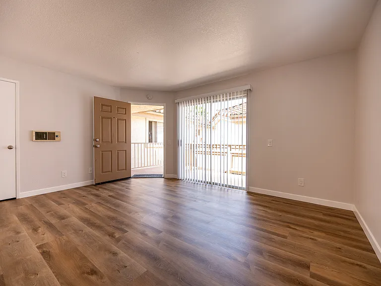 265 Ash Ave #D — Photo 2