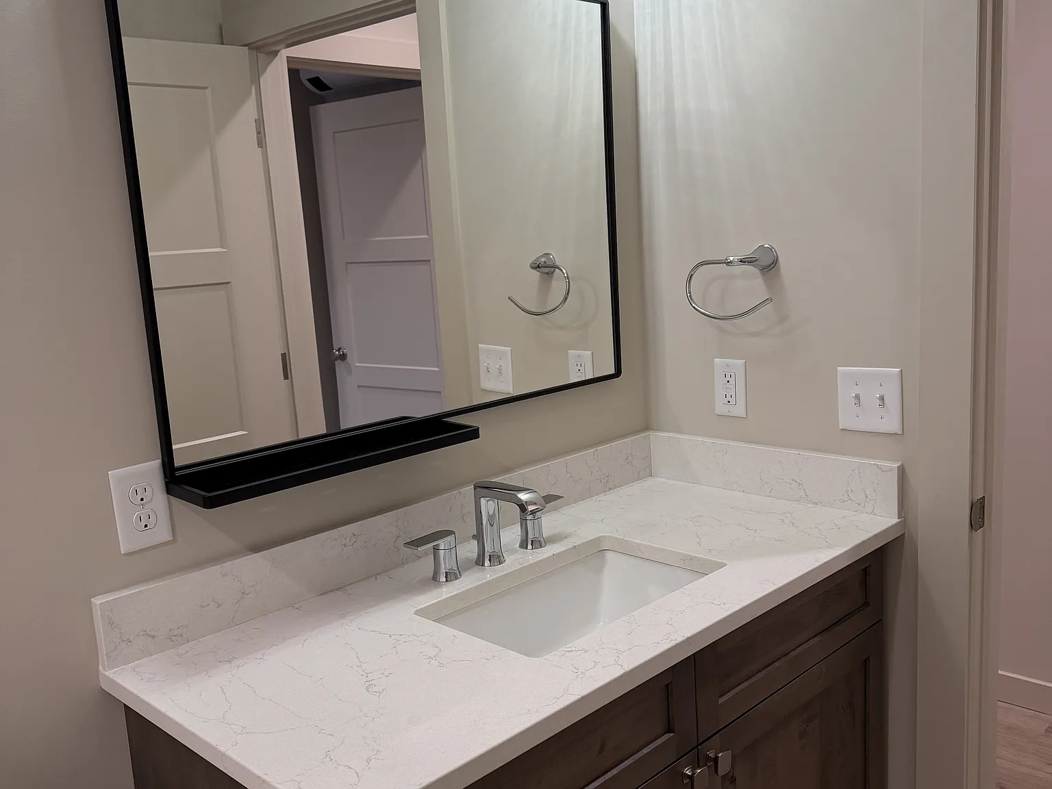 4 Laurel Hill Drive - 1 — Photo 3