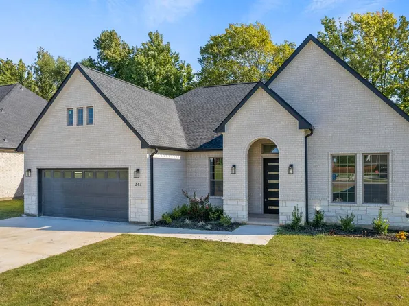 243 Kathryns Ct, Mount Pleasant, TX 75455