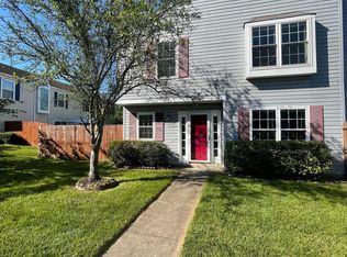 6107 Hoskins Hollow Cir #A, Centreville, VA 20121