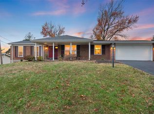 1439 Orchard Lakes Dr, Saint Louis, MO