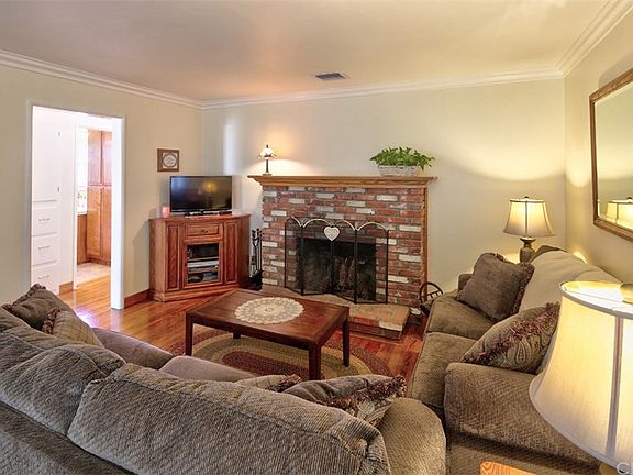 5th image of 5016 Cloverly Ave