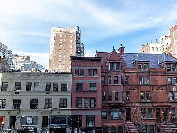 5th image of 170 W 74th St APT 303