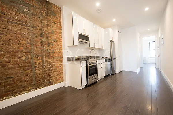 Rented by Brick&Mortar | media 20