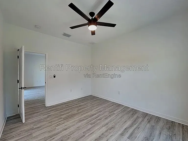 560 Nimitz Blvd — Photo 9