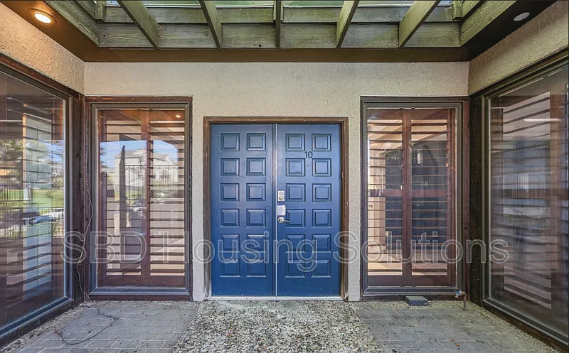 2 bed, 2.0 bath, 1755 sqft, $2,500 — Photo 2
