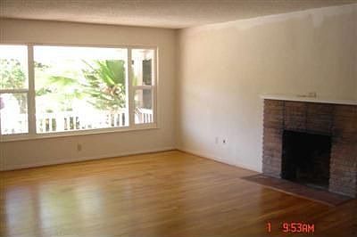 3rd image of 1525 W Middlefield Ave