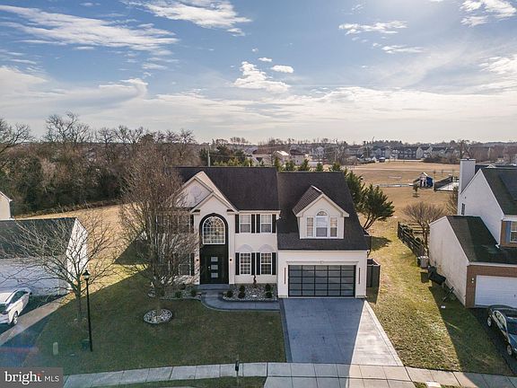 3rd image of 65 Pebble Creek Dr