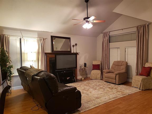 4th image of 1414 Middlesbrough Ln