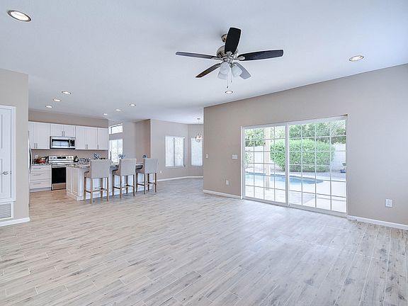 5th image of 63 W Buena Vista Dr