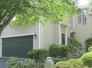 7 Four Oaks Rd, Bedminster, NJ 07921