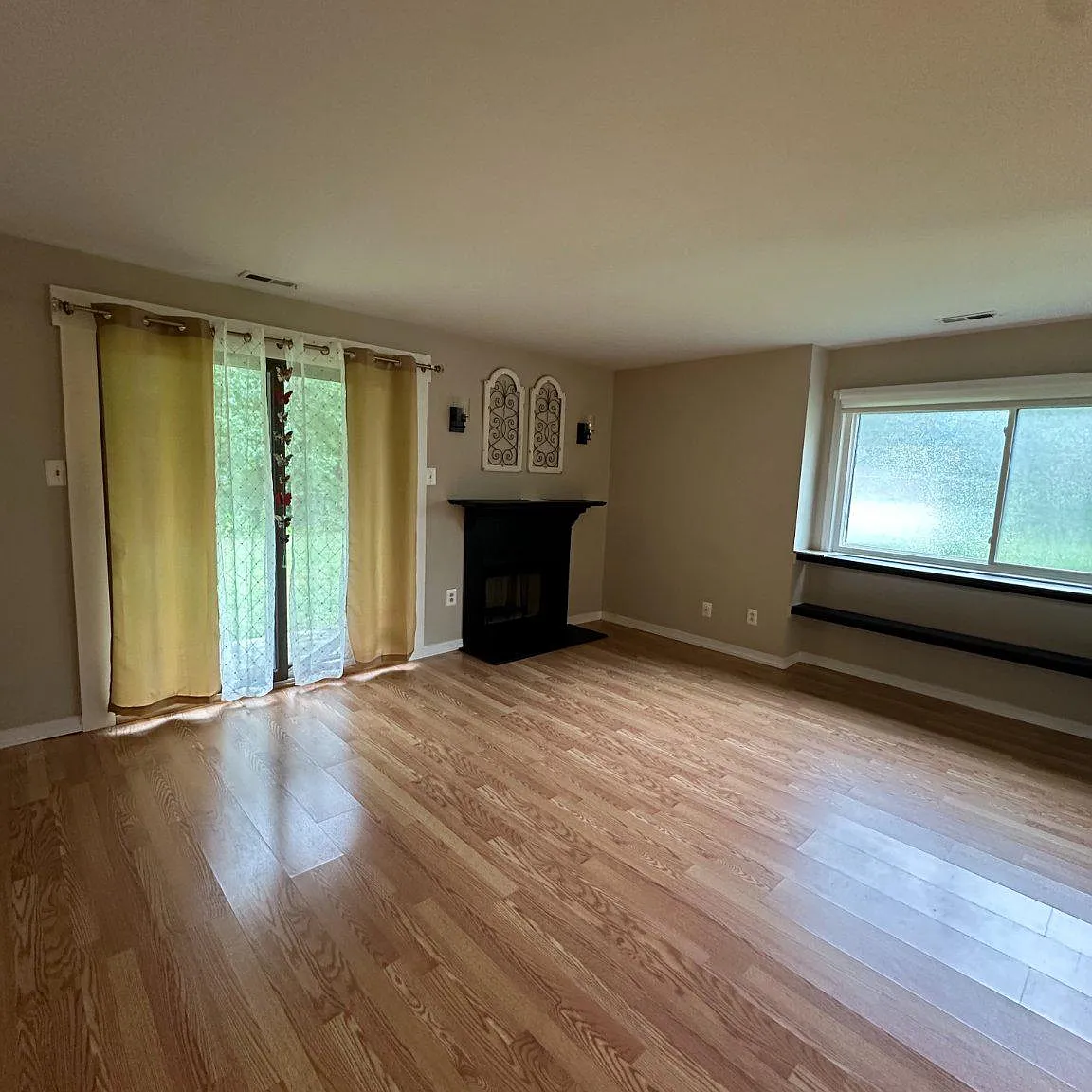 2 bed, 2.0 bath, 1112 sqft, $2,200 — Photo 2