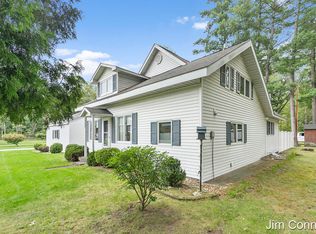 6302 S Croton Hardy Dr, Newaygo, MI 49337