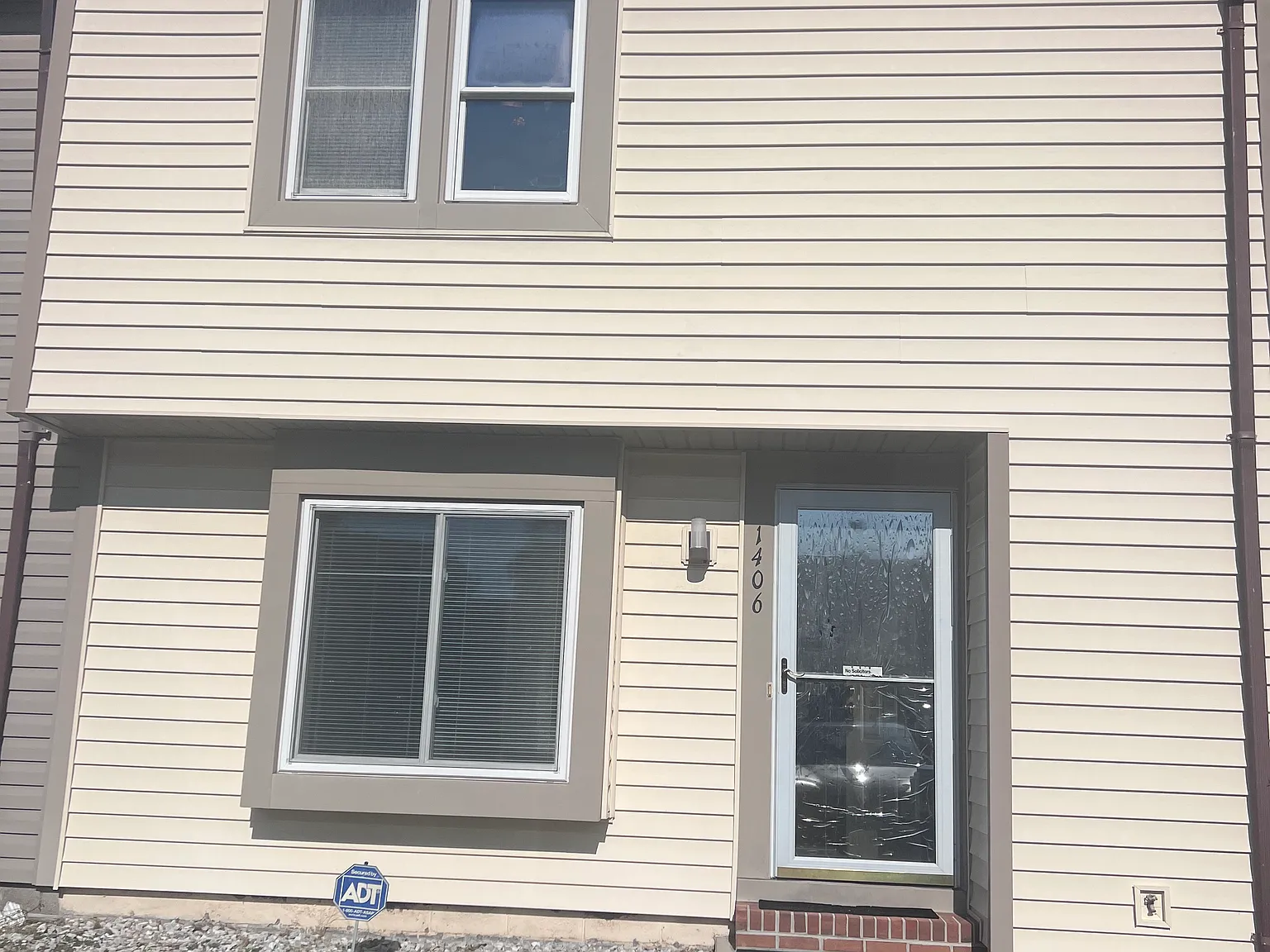 3 bed, 1.5 bath, 1358 sqft, $1,950 — Photo 1