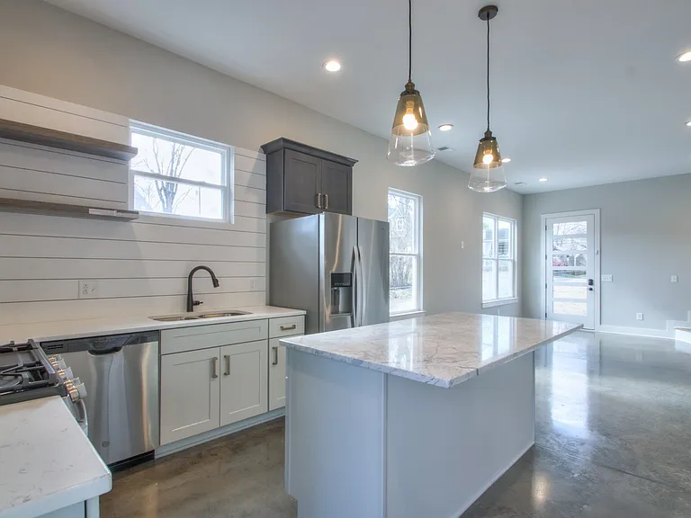 2810 Gear St — Photo 5