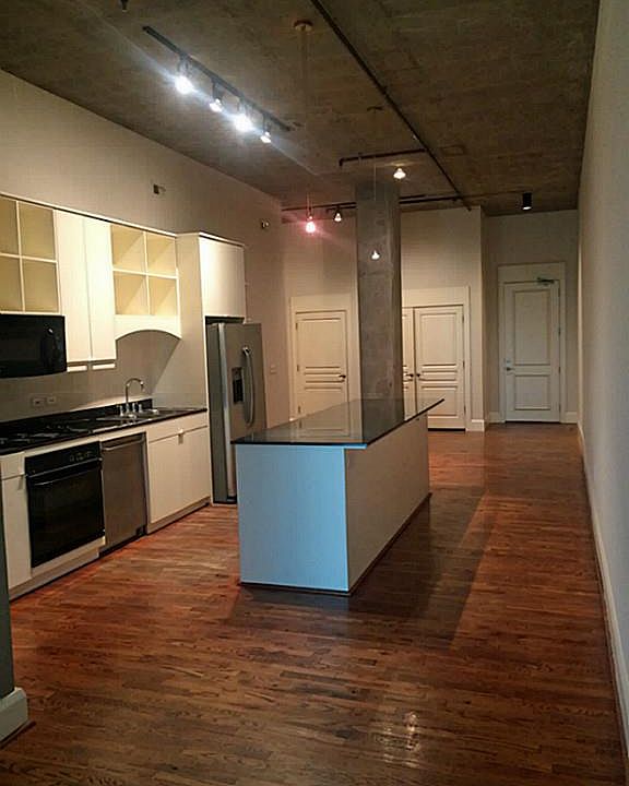 1st image of 1401 Calumet St Unit 303