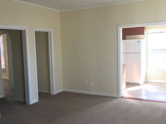 3rd image of 814 S Hobart Blvd APT 302