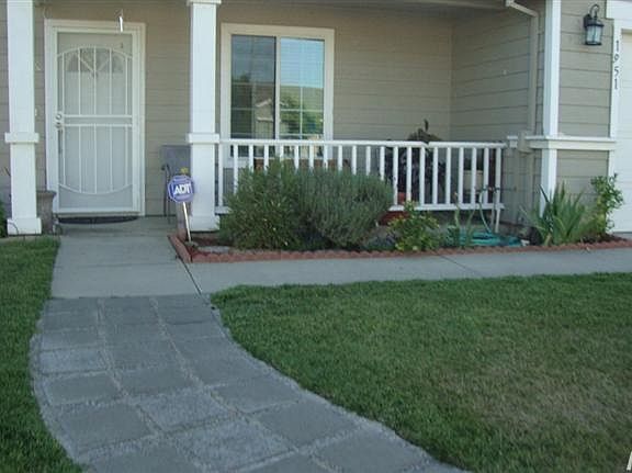 2nd image of 1951 Chatham Pl