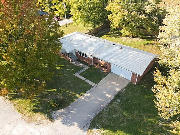 2nd image of 110 8th Ave