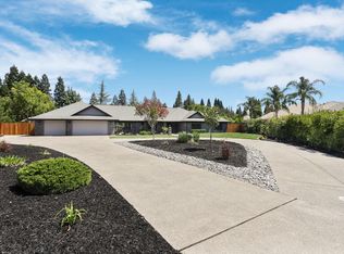 203 Golden Hill Ct, Roseville, CA 95661