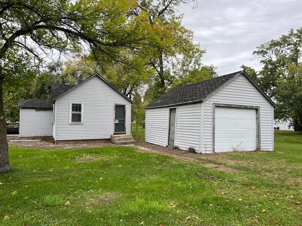 412 Westfall St S, Beardsley, MN 56211
