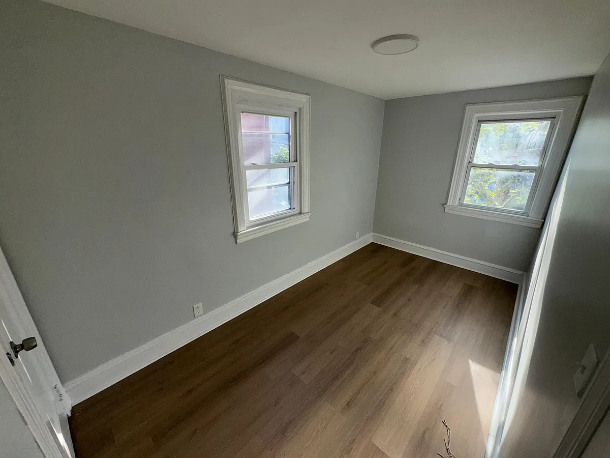 Building Photo - 14 Poe Ave #H2