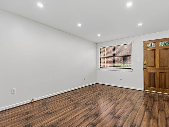 4th image of 16 Faris Cir