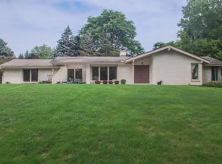 18500 Tamarack Dr, Brookfield, WI 53045