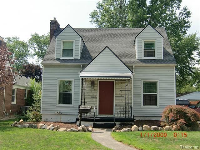 1st image of 29446 Evergreen St