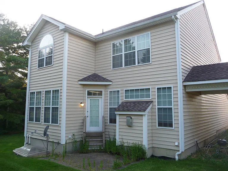 220 Roosevelt Dr — Photo 40