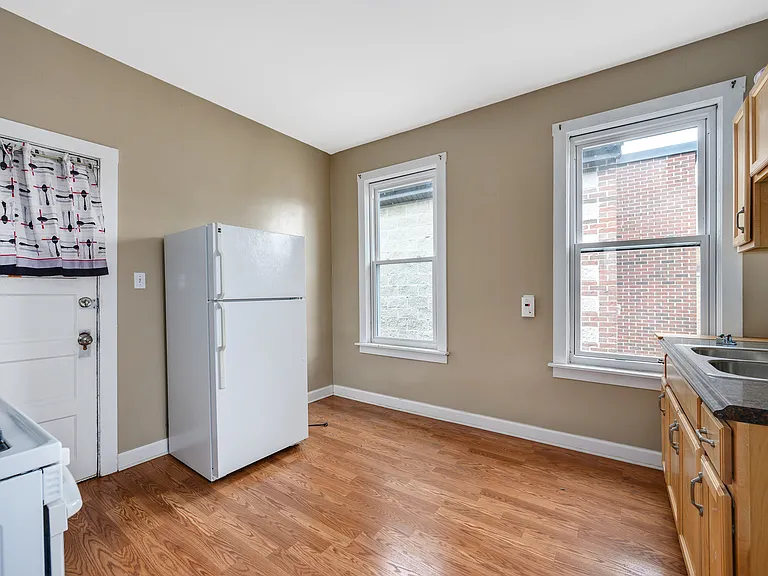 1015 W 31st Pl #2A — Photo 7