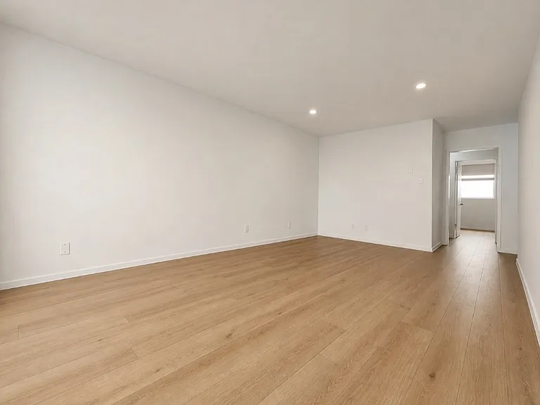 1852 Corinth Ave #19 — Photo 4