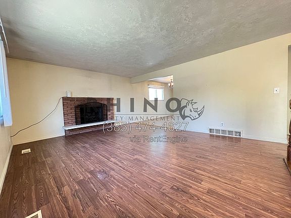 2nd image of 778 E Enchanted Dr