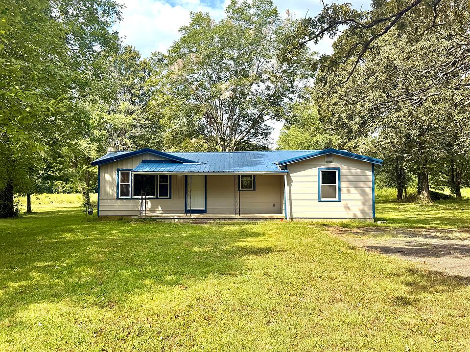 1st image of 3021 Oaks Rd