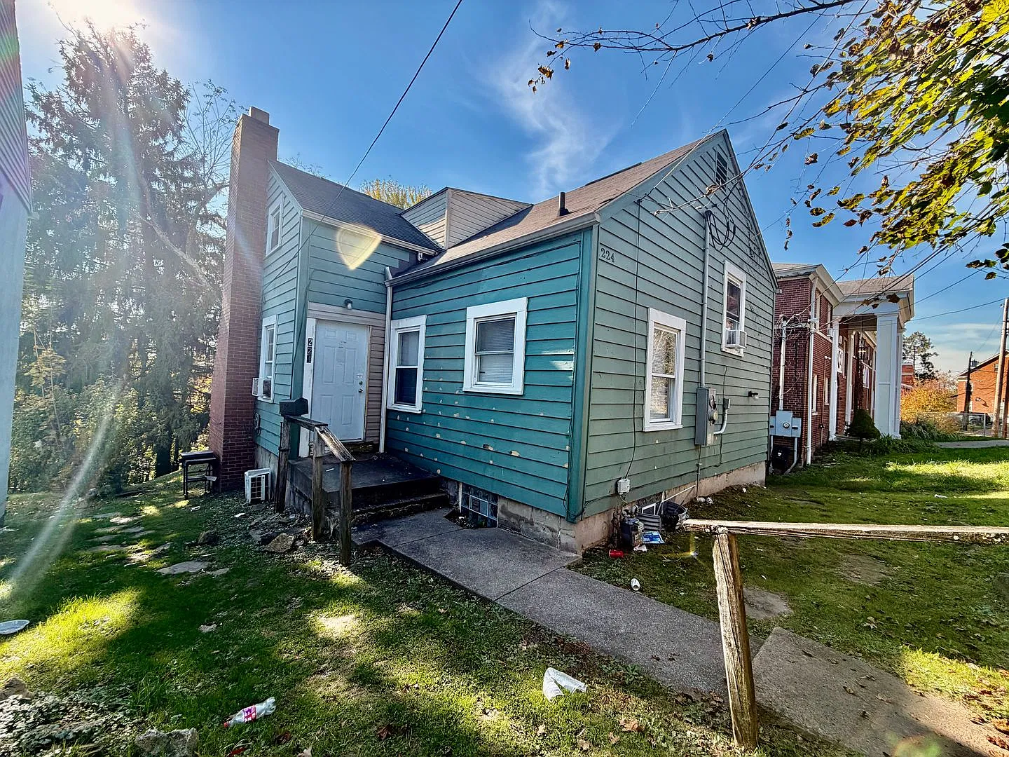 3 Bedroom Downtown College House! — Photo 1