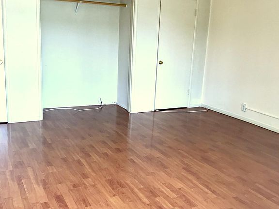 3rd image of 818 W Glenoaks Blvd APT A