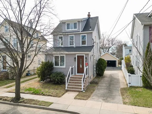 Building Photo - 29 Everett St