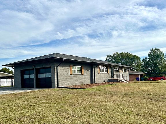 2nd image of 7606 Cecelia Dr