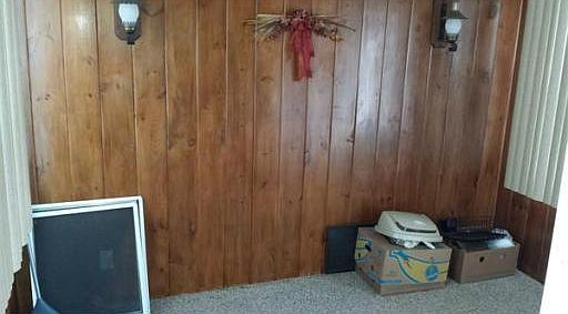 4th image of 360 Wood St