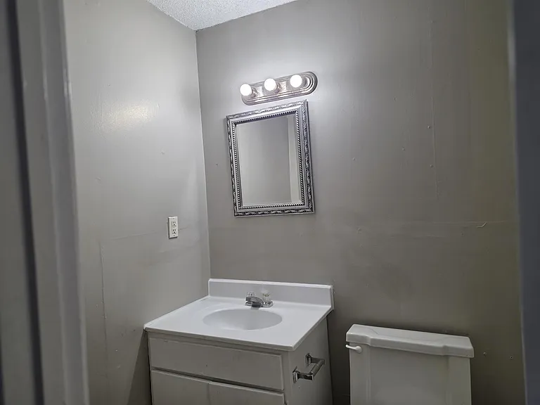 4047 Chelsea Ave — Photo 25