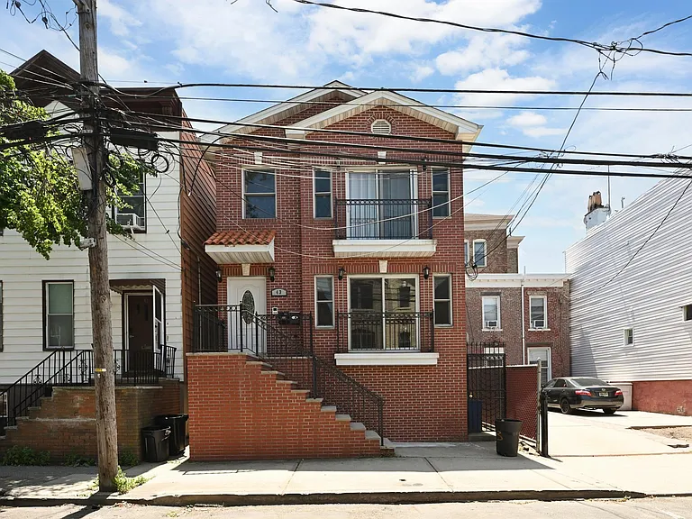 43 Manhattan Ave #1 — Photo 32