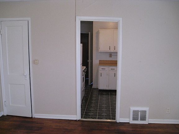 5th image of 502 S 15th St