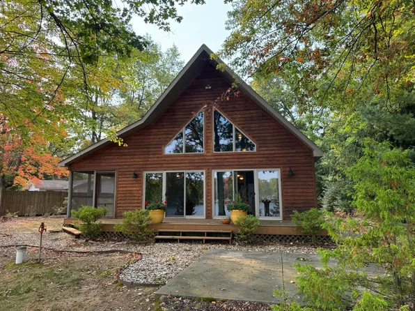 1412 Lake James Dr, Prudenville, MI 48651