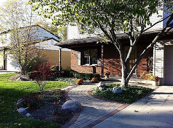 1st image of 44722 Twyckingham Ln