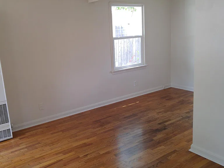 823 King St — Photo 5