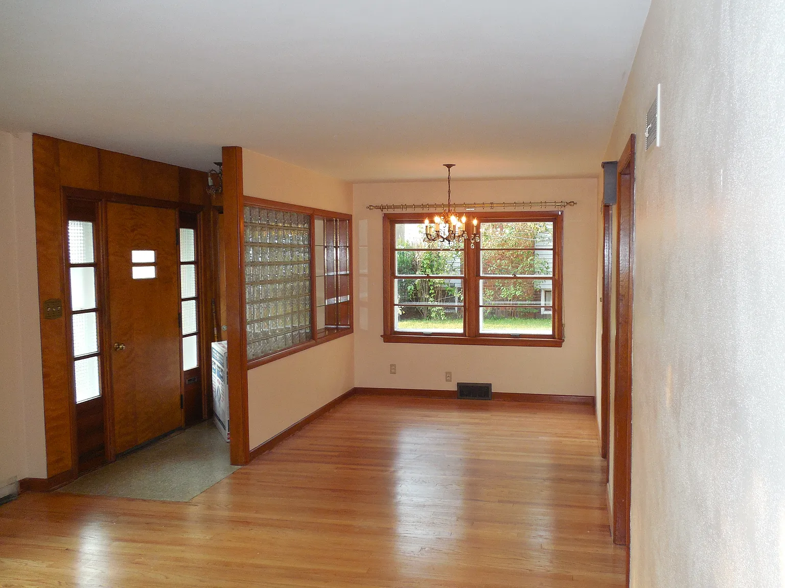 N Rockford Ave, Rockford — Photo 3
