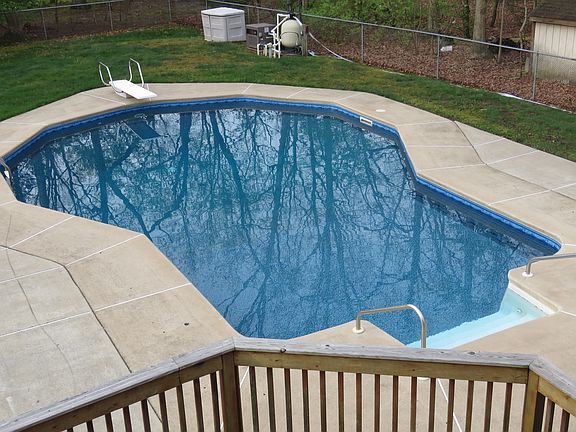 Custom pool by Piper Pools