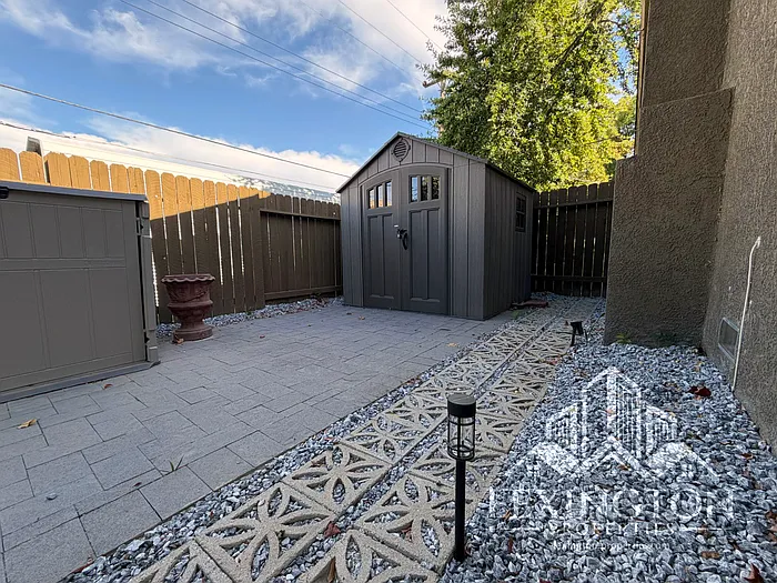 2 bed, 1.0 bath, 825 sqft, $1,725 — Photo 3