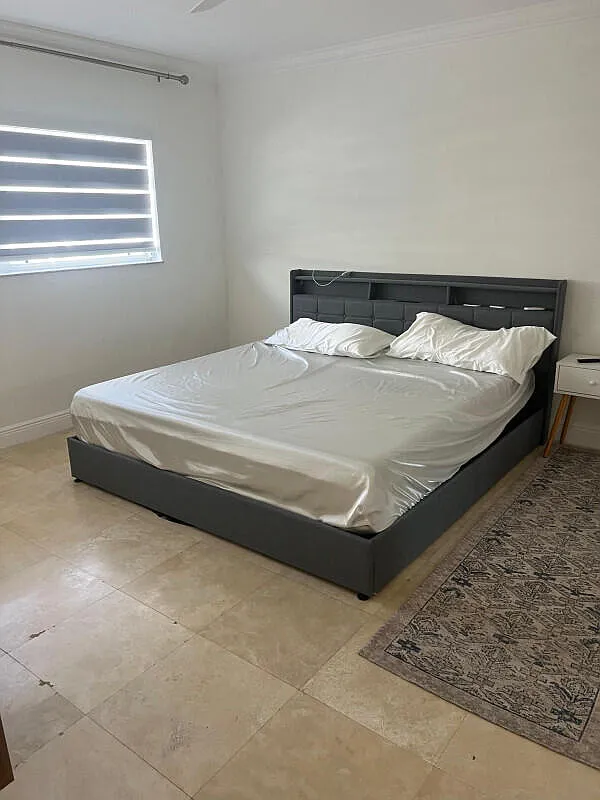 1 bed, 1.5 bath, 830 sqft, $2,390 — Photo 3